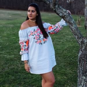 Meet your Posher, Becca